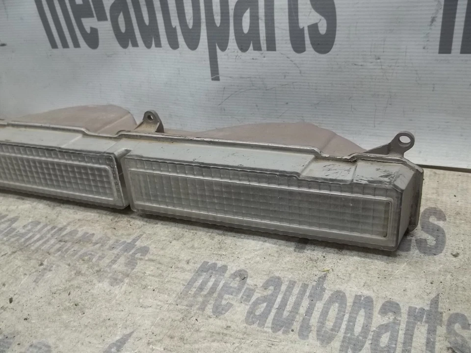 1976-1979 CADILLAC SEVILLE OEM LEFT FRONT PARK PARKING LIGHT TURN SIGNAL LAMP - Image 3 of 4