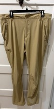 Columbia Mens size 36 X 32 Hiking Pants Outdoor Zip Pockets Relaxed Fit