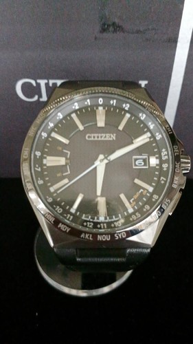 Citizen Attesa CB0215-51E Loi sur Les Ligne Eco-Drive Blk SLV Titan Solaire Mens - Photo 1 sur 4