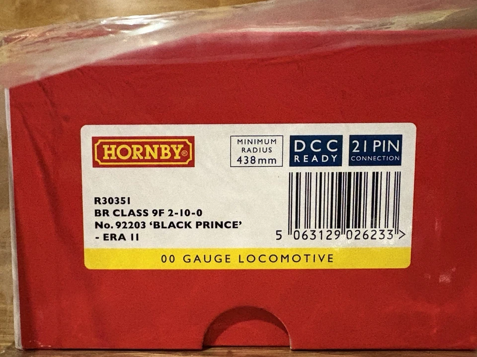 HORNBY R30351 2-10-0 BR 9F CLASS STEAM LOCOMOTIVE NO. 92203 “BLACK PRINCE” NEW - Image 3 of 3