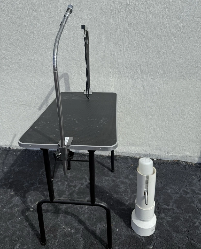 Flying Pig Dog Grooming Table - Black; With Water Feeder - Image 2 of 4