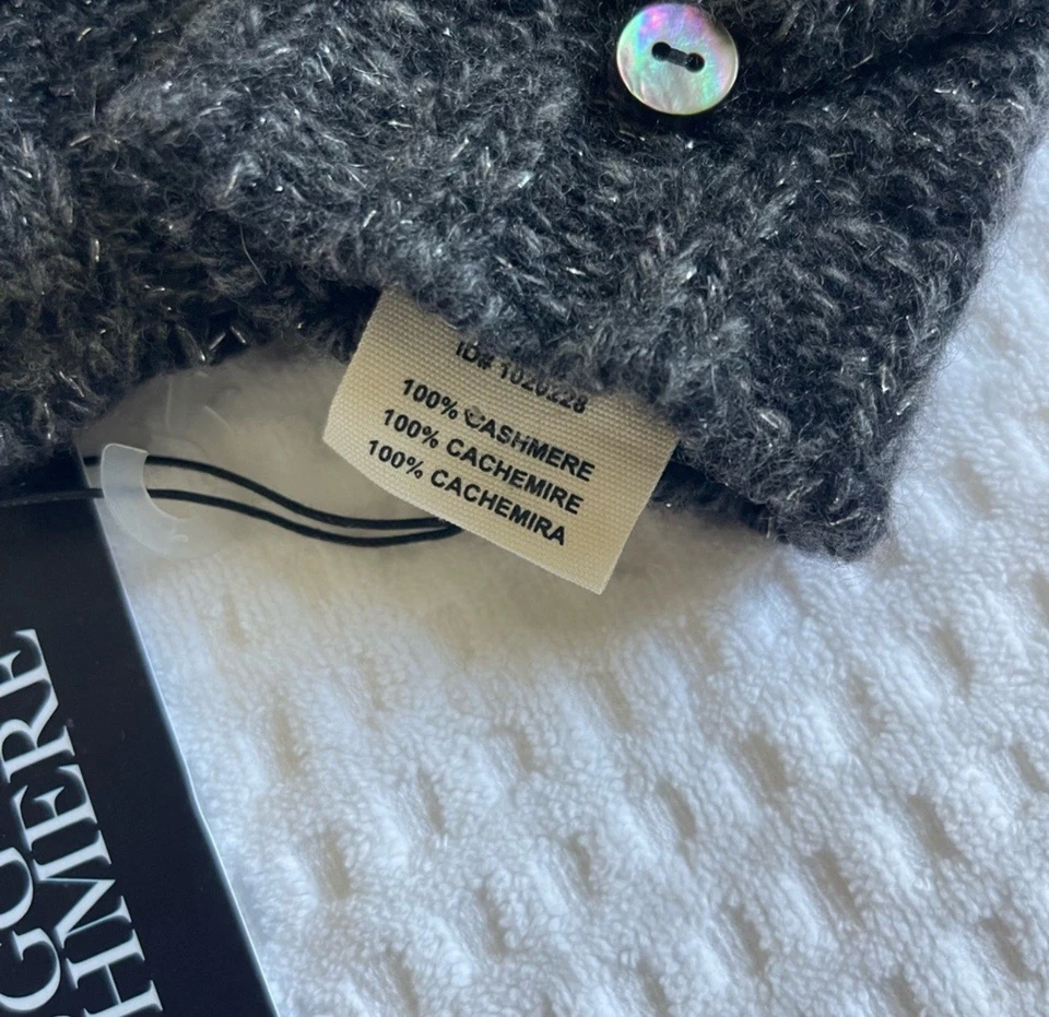 NWT UGG 100% Cashmere Flip Mitten - Image 2 of 4