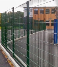 1.8m/2m/2.4m/3m 656 Twin mesh fencing CLEARANCE!!!! security fencing green/black