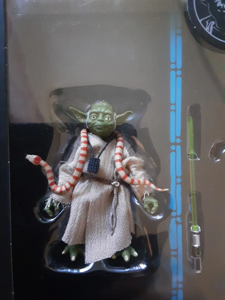 Star Wars BLACK SERIES #06 YODA Figure  - image 2 of 4