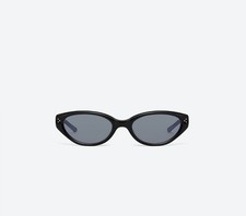 Gentle Monster Vanilla01 SM cat-eye sunglasses made of black acetate/Black/Gray