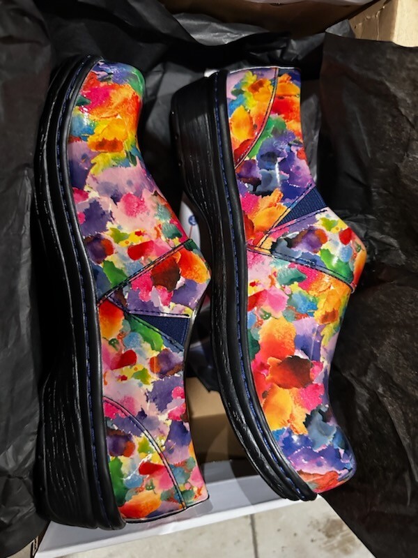 Womens Klogs Mission Watercolor Work Shoes, BNIB size 9.5