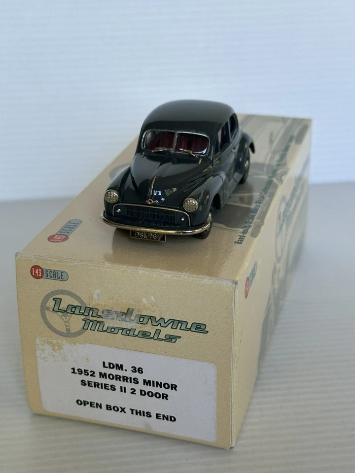 LANSDOWNE LDM33 1952 MORRIS MINOR SERIES 11 2 DOOR 1/43 SCALE. - Image 2 of 4