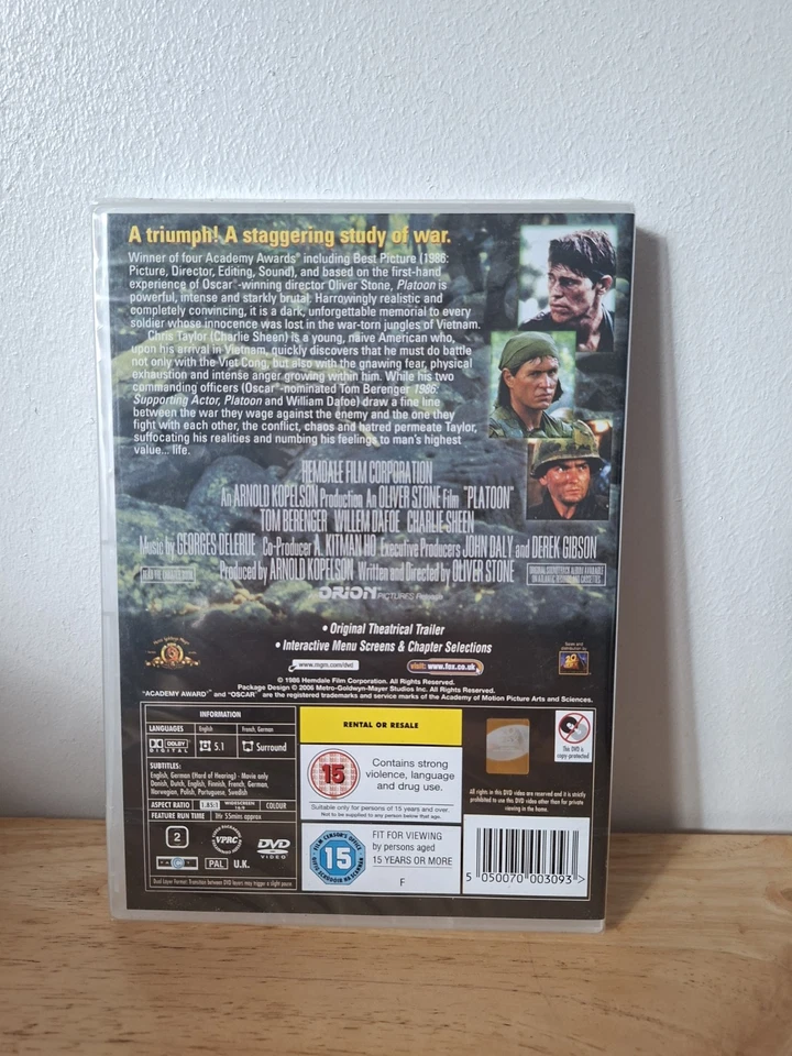 Platoon DVD 2000 New Sealed Copy, Directed by Oliver Stone, Tom Berenger - Image 2 of 2