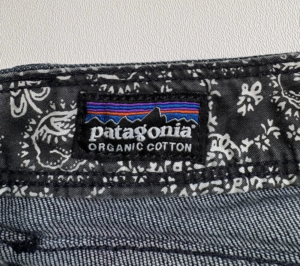 Patagonia Low Rise Iron Clad Dark Wash Blue Denim Cargo Jeans Womens 30 x 28 - Image 4 of 4