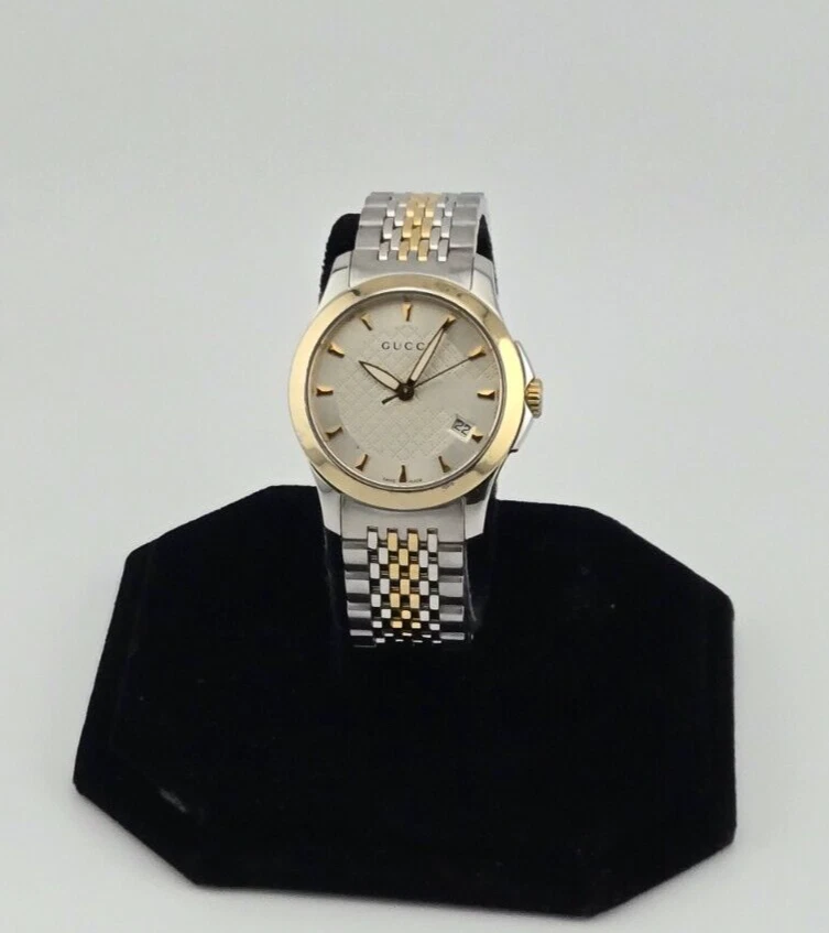 Montre femme Gucci G Timeless cadran argenté bicolore   YA126511