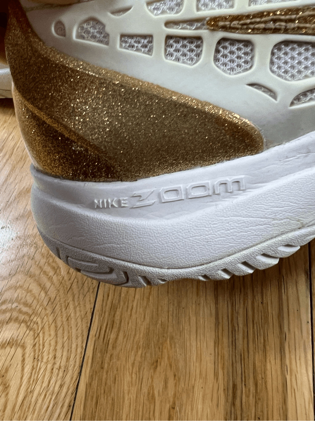 nike air zoom cage 2