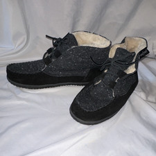 Minnetonka 40140 Women  s Black Lace-Up Faux Fur Lined Ankle Booties 9M