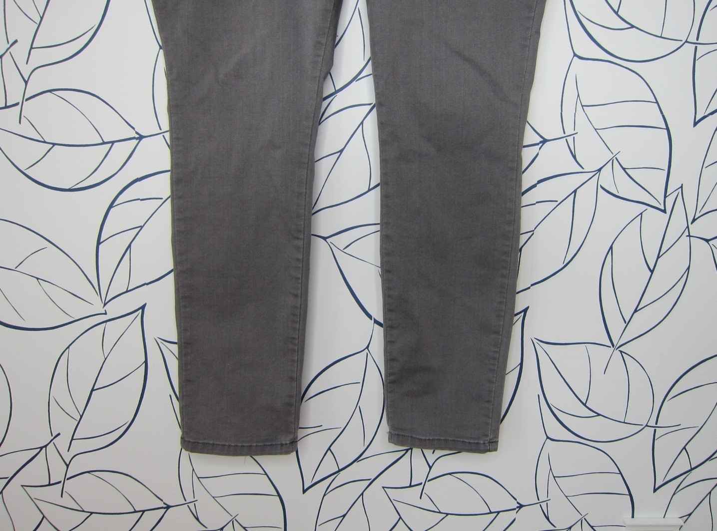 Lee Easy Fit Women's Size XL Gray Pull-on Jeans Soft Stretch Denim thumbnail 3