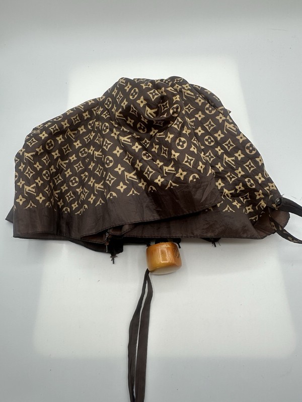 Louis Vuitton folding umbrella Brown Monogram Vintage. FOR PARTS ONLY