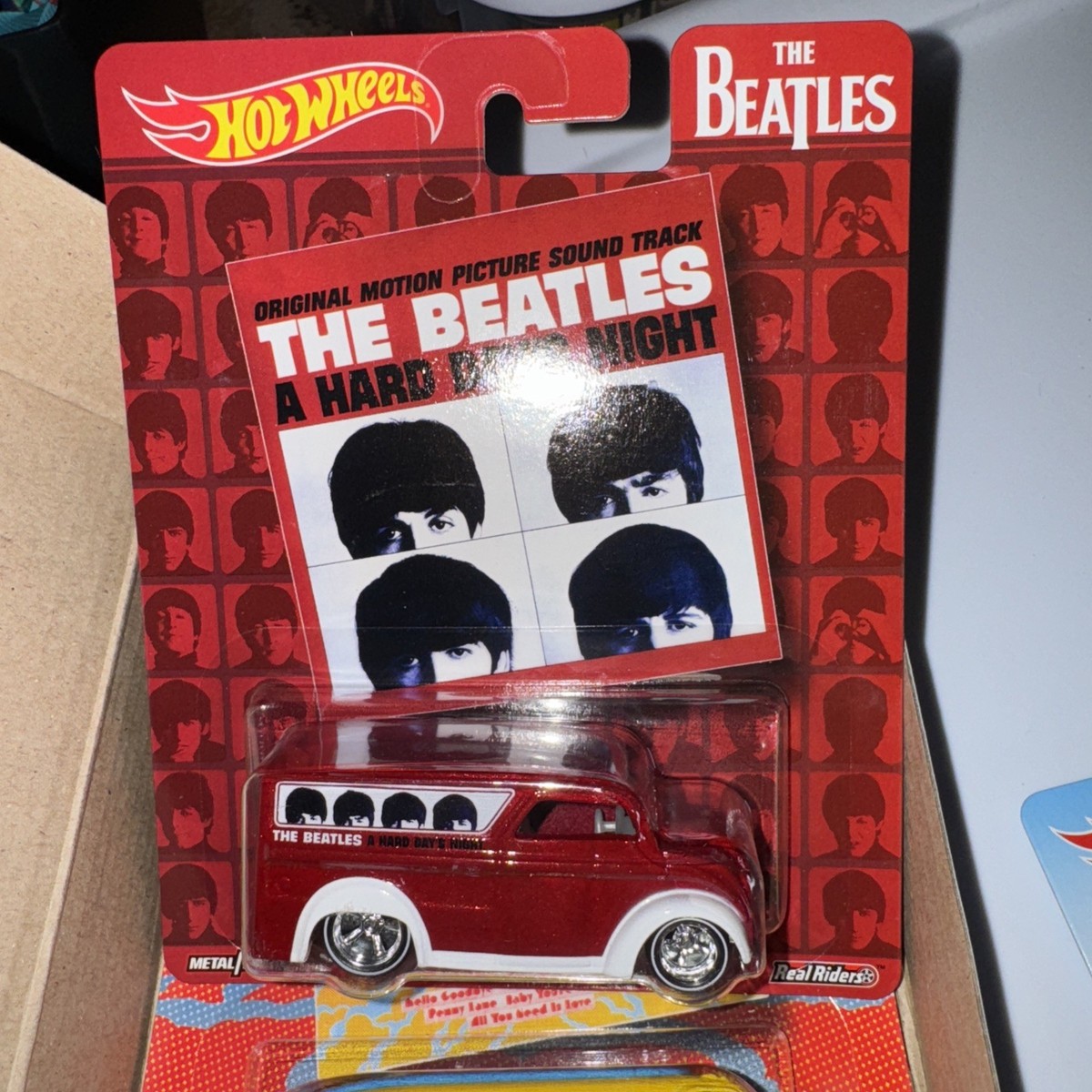 2017 HOT WHEELS The Beatles 5 Car Premium Box Set SEALED