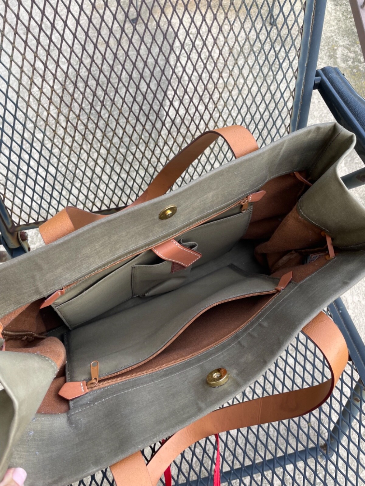 DOONEY AND BOURKE MEDIUM SHOPPER - image 3