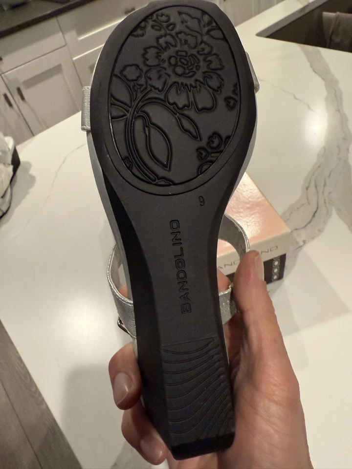 Новый в коробке Bandolino «Hopton» платье сандалии серебро размер 9 М - Изображение 4 из 4