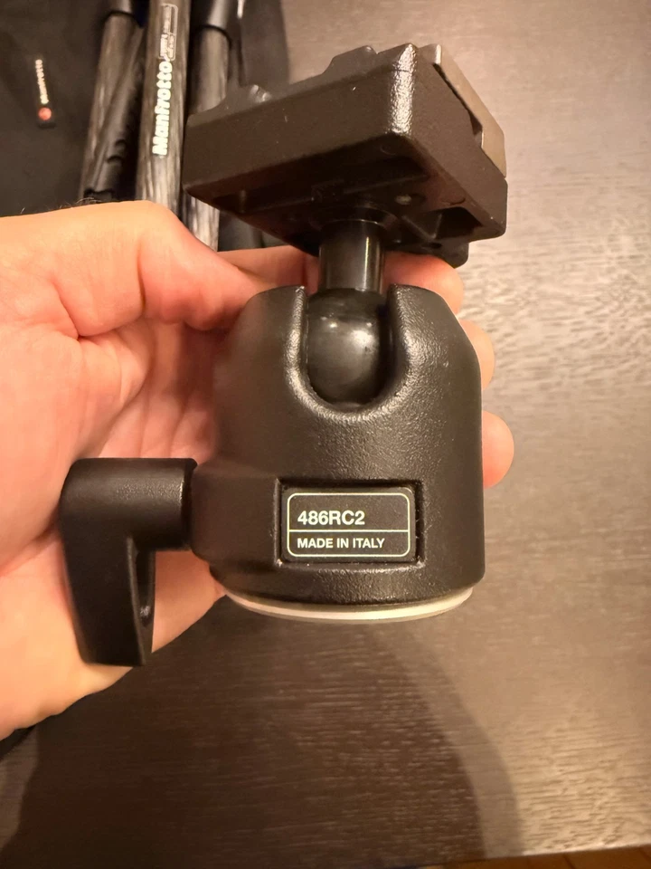 Cavelletto MANFROTTO 190MF4 magfiber con borsa trasporto e 2 teste - Immagine 2 di 4