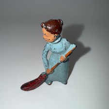 Vintage Manoil 41/35 Woman Sweeping With Broom Figurine