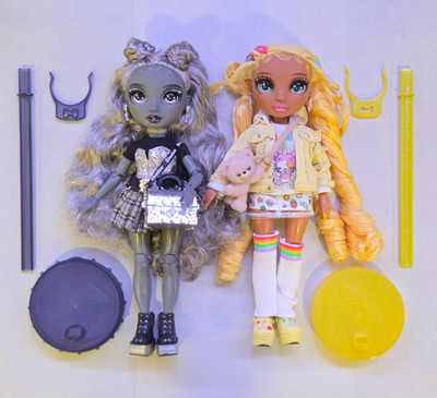 Rainbow High / Shadow High - Madison Twins - Sunny & Luna + Doll Stands