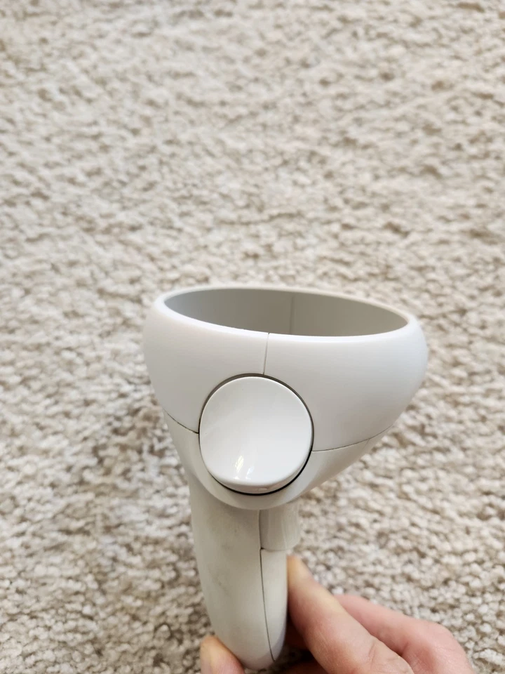 READ Genuine Oculus Quest 2 VR Controller (Right Hand) - For Parts READ - Image 2 of 4