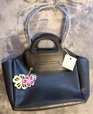 Miriade Handtasche Schwarz   Edles Lochmuster & Blumen-Anhänger   NEU mit Etiket