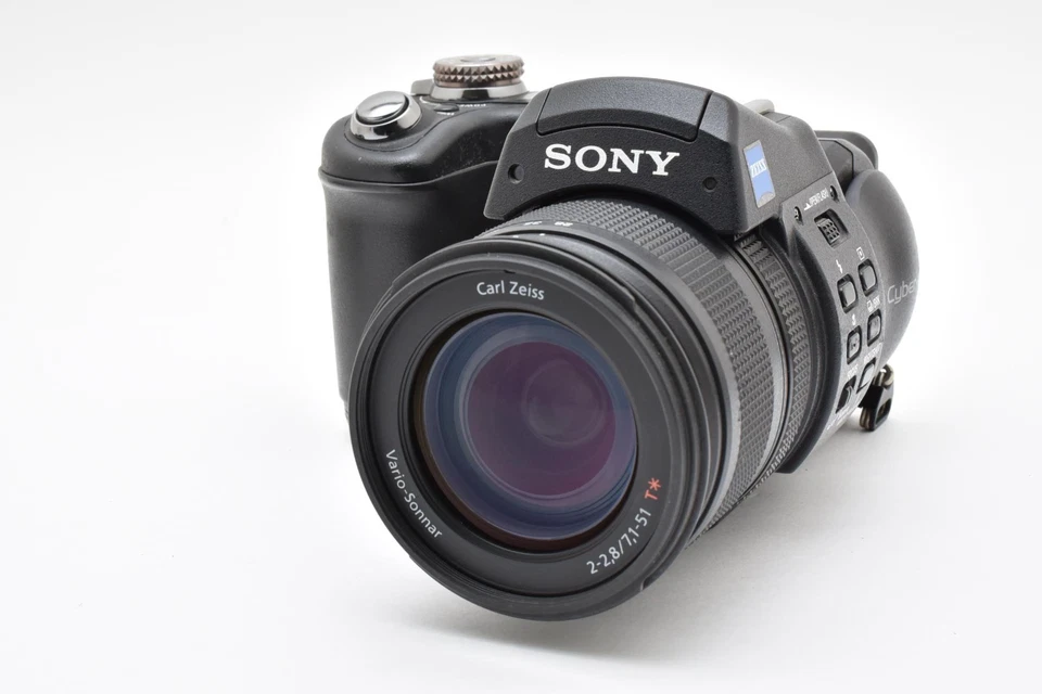 Sony Cyber-Shot DSC-F828 8.0MP Digital Camera From JAPAN [Near Mint] #2579809A - Image 2 of 4