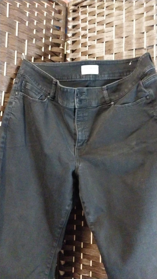 Pantalones de mezclilla Lane Bryant negros elásticos flexibles cintura mágica, bolsillos talla 20S Foto 4 de 4