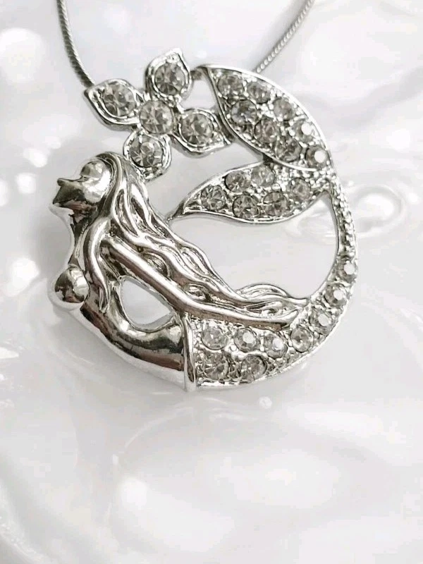 Filigrane Kette Anhänger Meerjungfrau Silberfarben/klar Strass Modeschmuck  - Bild 4 von 4