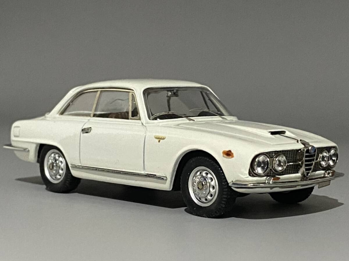 Bang 1/43 Alfa Romeo 2600 Sprint Street 1962 White | eBay