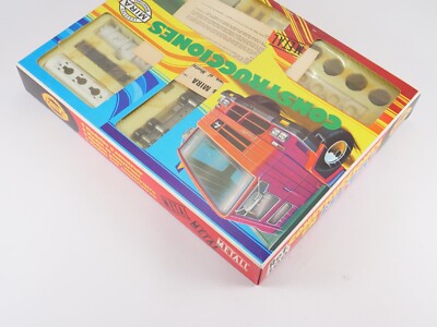 camion miniature camion poubelle 1/64 neuf dans sa boite
