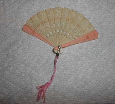Vintage Celluloid Pink & Off White/Cream Pierced Ornate Miniature Doll Fan 2.5''