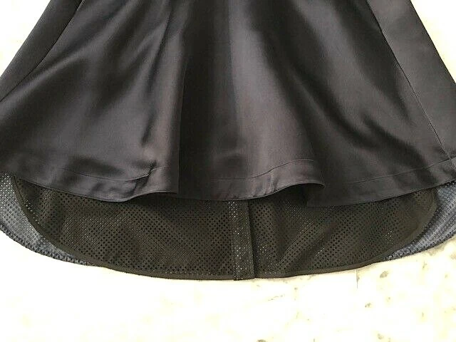 ABITO A LINE SACAI NAVY RASO SETA E FODERA TRAFORATA TG 2