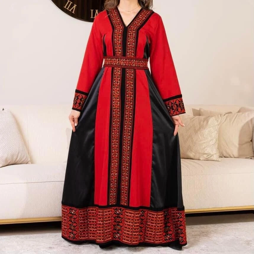 Abaya tradicional bordada con lujoso diseño palestino-jordano Foto 2 de 4