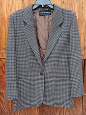 Gorgeous HOLT RENFREW Bold Elegant Chocolate Tweed 44 Jacket Blazer
