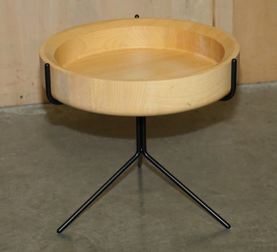 NIDO DE TRES MESAS AUXILIARES SUECAS MOBLER DE MADERA DE FRESNO DISEÑADAS POR CORINNA WARM Foto 2 de 4