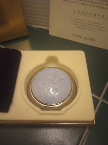 Estee Lauder Andromeda Compact Brand New - Imagen 5 de 7