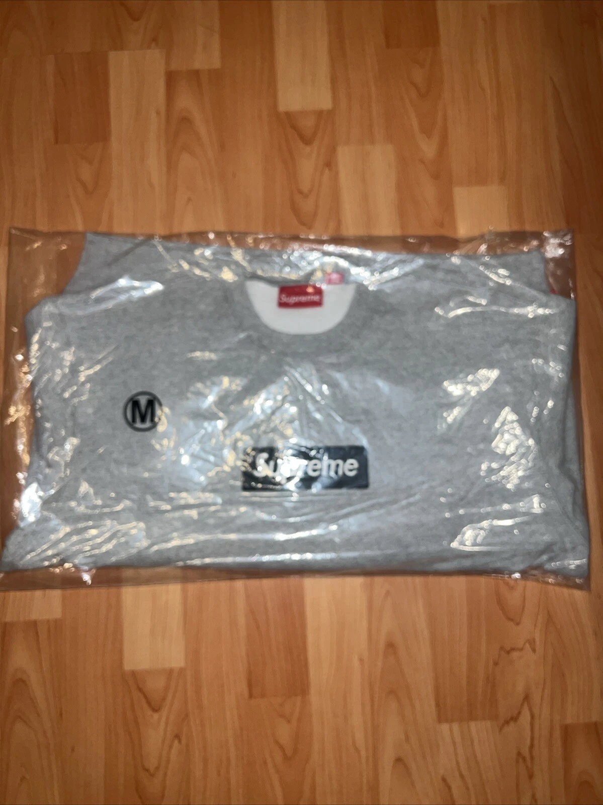 Taille Medium   Logo Supreme Box col rond gris bruyère FW22 *Neuf*