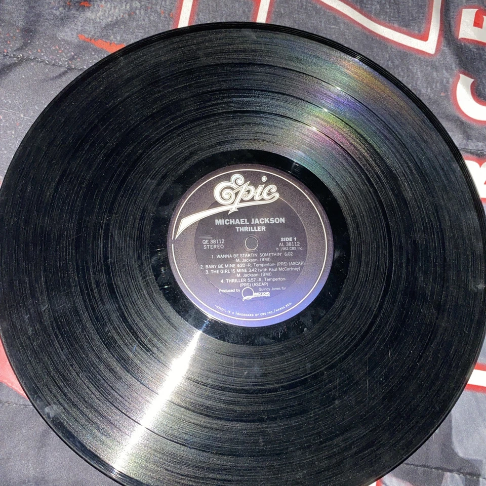 Michael Jackson Thriller Vinyl LP Record 12" Epic, 1982 poor condition - Image 3 of 4