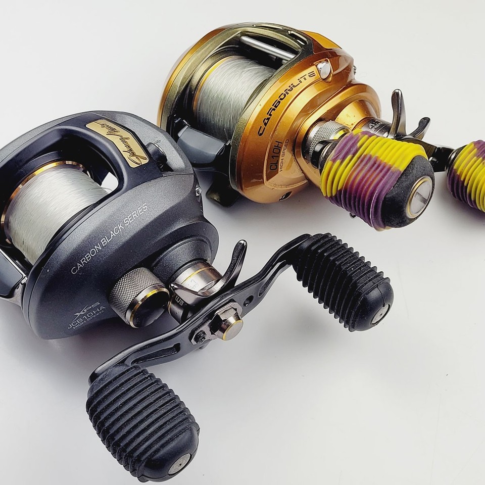 2 Bass Reels Low Profile Baitcasting Lot - Johnny Morris BPS Carbonlite ...