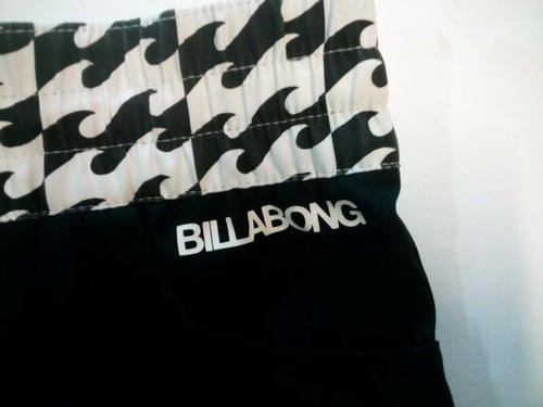 Billabong Women's/Girl's "Peachy" Black, With Trim, Shorts; Size 10 - Picture 3 of 4
