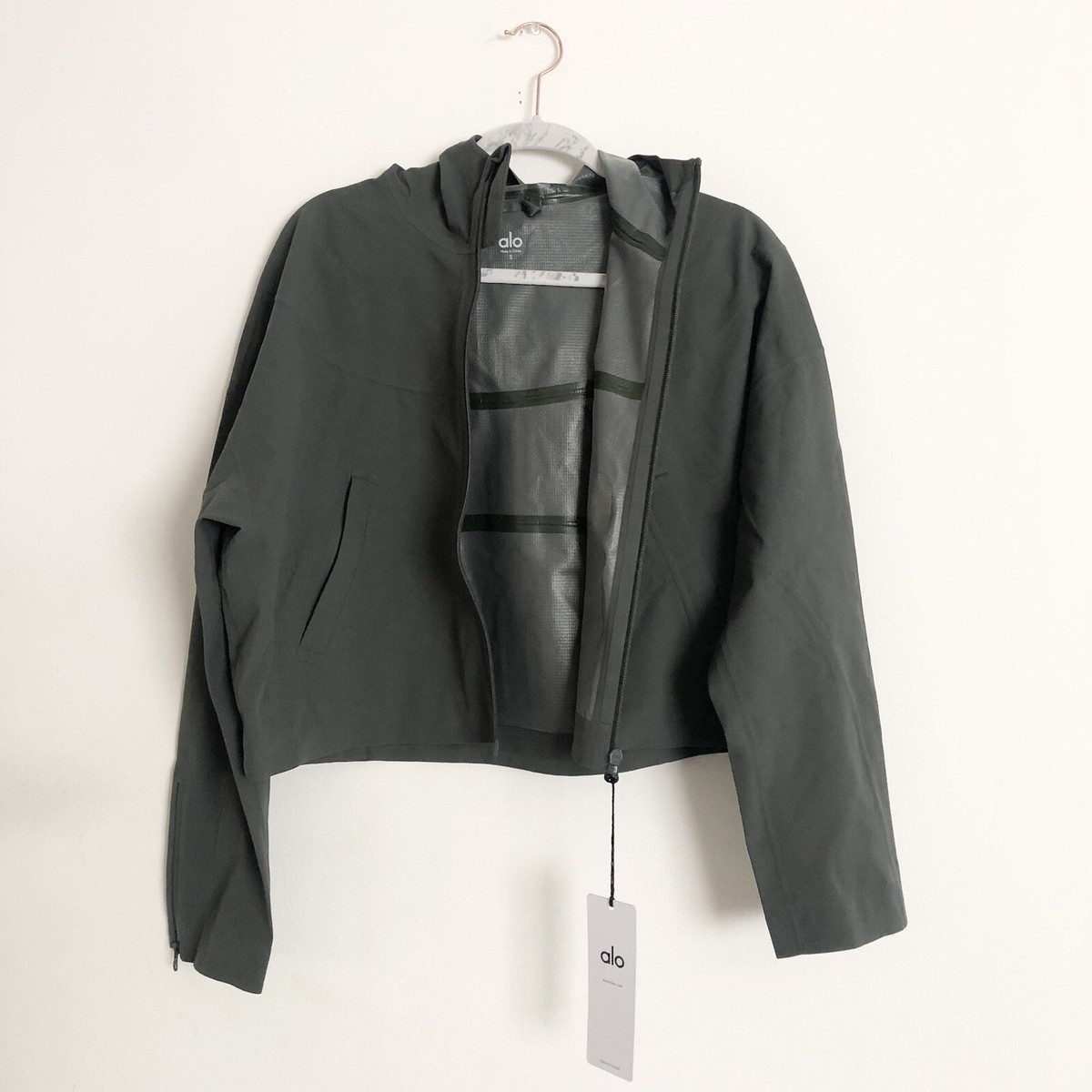 Alo Yoga Rain Or Shine Jacket Dark Cactus S | eBay Alo Yoga Rain Or Shine Jacket Dark Cactus S | eBay