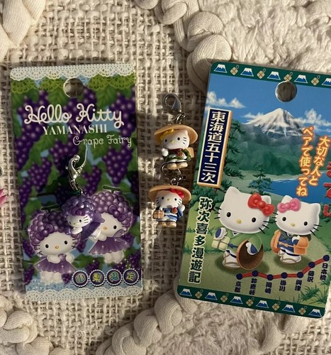 Hello Kitty Keychain Set 🍇 🏕 - 第 1/2 張圖片