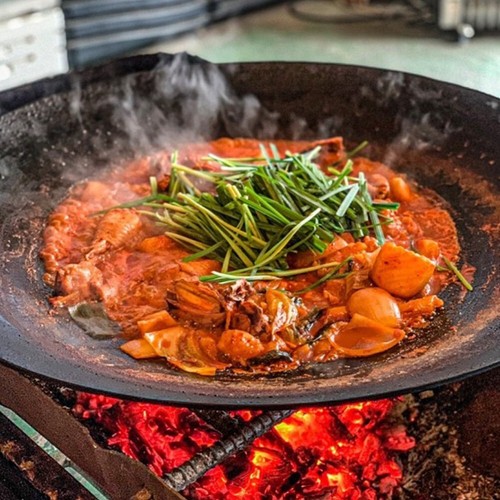 Handmade Korean cast iron cauldron lid sotttukkeong BBQ griddle 17.7 in - Picture 5 of 9