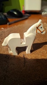 LEGO Castle Fantasy Era Horse & Barding Ruffled Edge Gold Crowns 2490pb07 7009