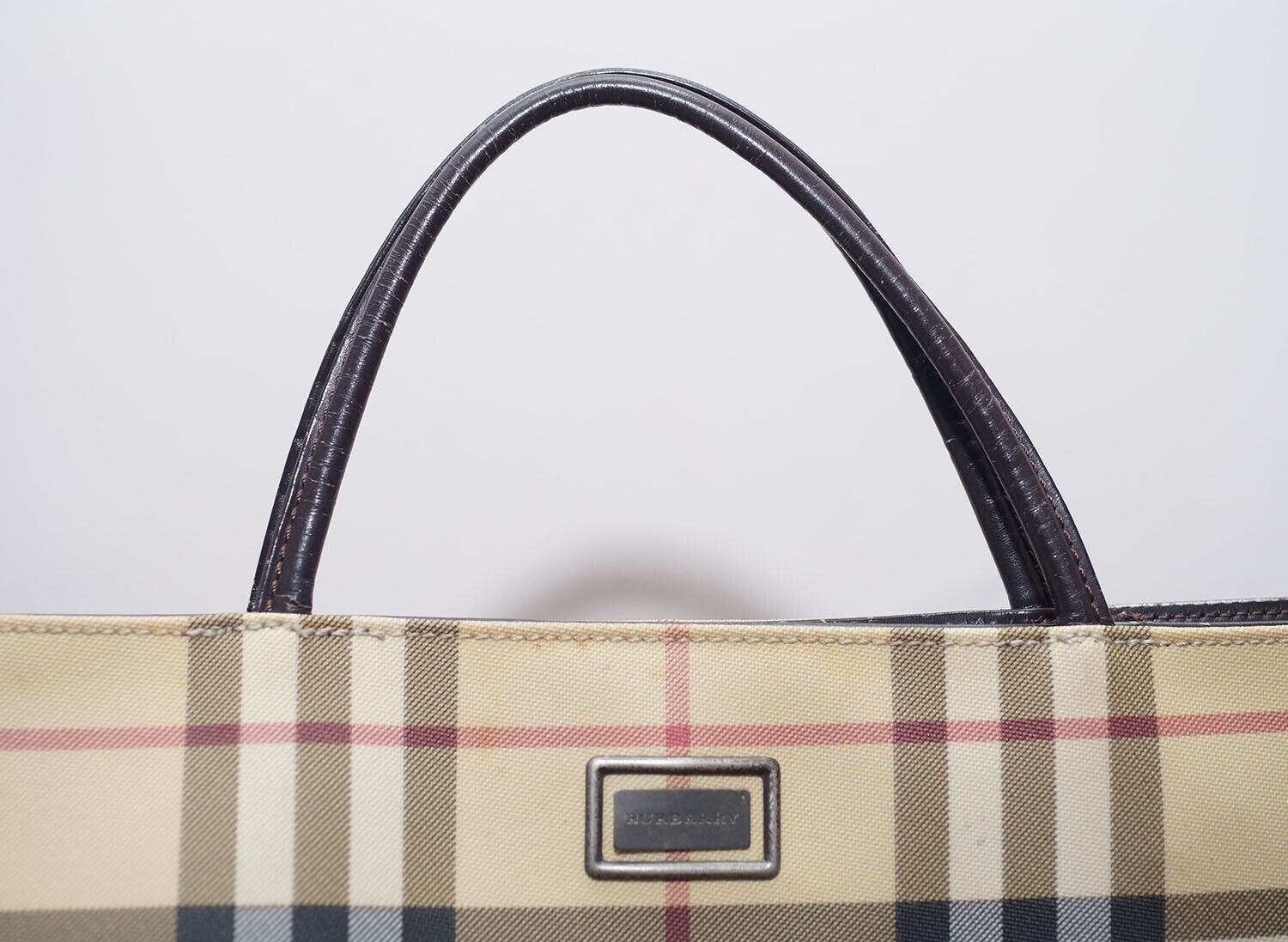 baige burberry purse checkered pattern, Stable Diffusion