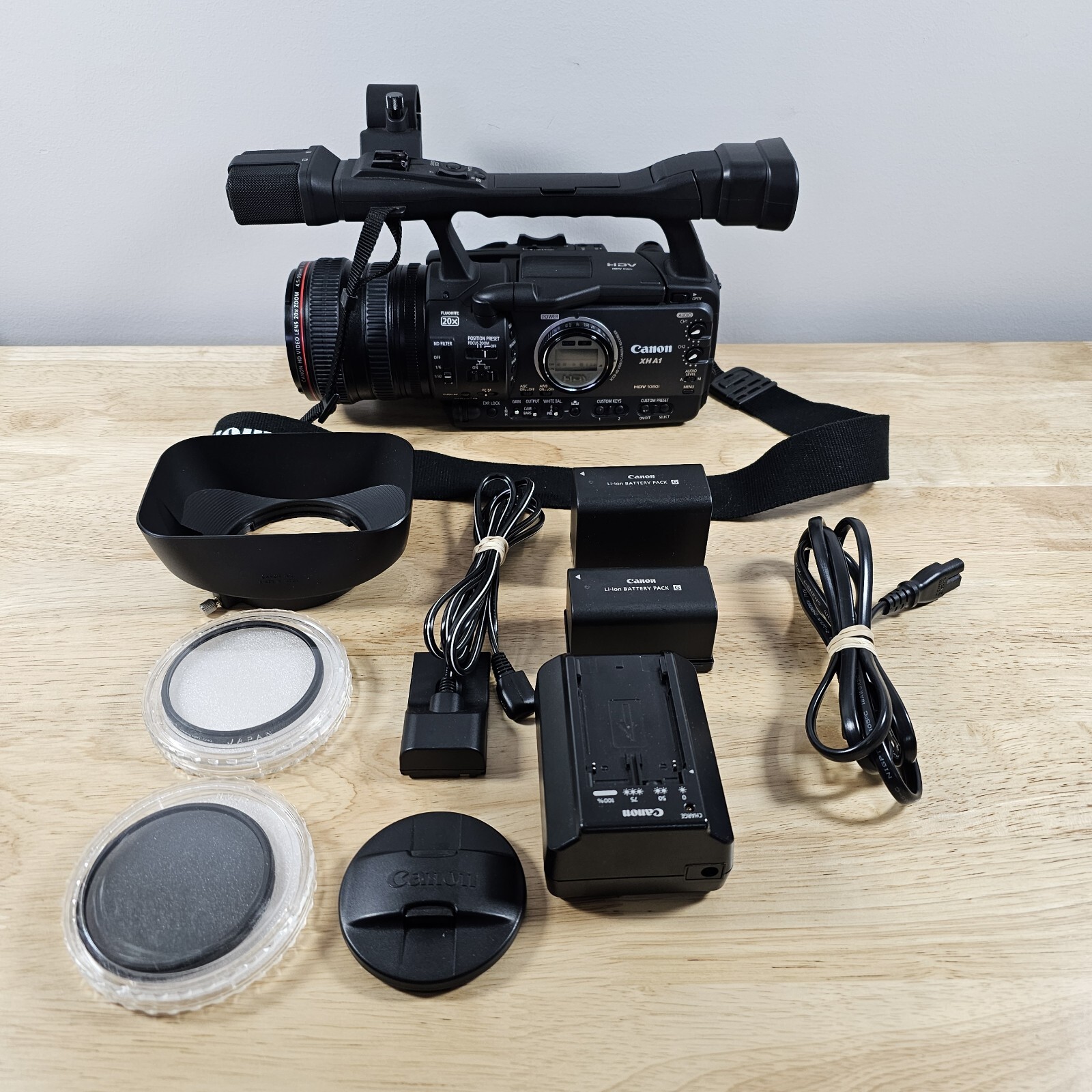 Canon XH A1 Mini DV Camcorder XH A1A Black For Parts & Repair, Read