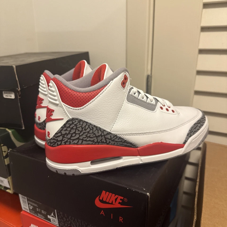 Size 9.5 - Air Jordan 3 Retro Mid Fire Red DN3707-160 Men’s - Image 3 of 4