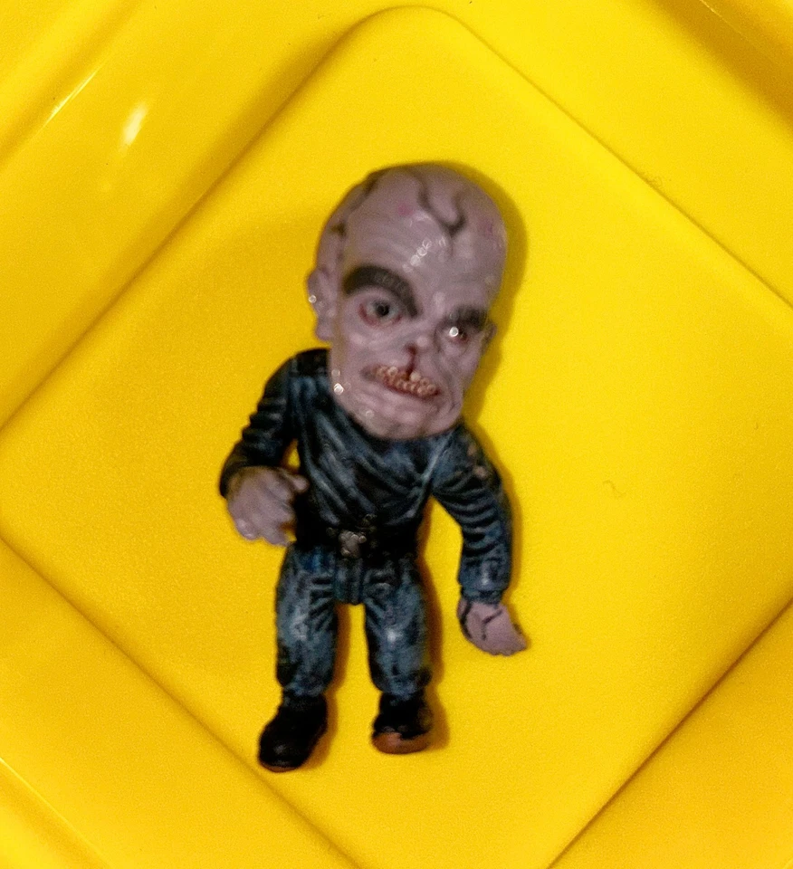 MECHA HULK 2004 loose Marvel Legends ToyBiz with Gremlin - Image 2 of 4