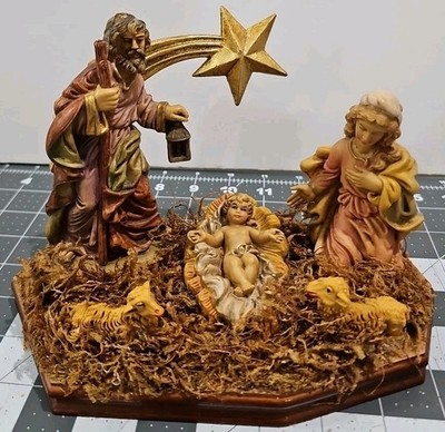 Vintage ITALY Nativity Scene Creche Hand Painted Resin Figures Wood Base